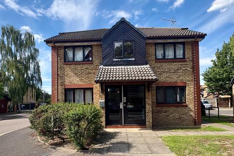 1 bedroom flat for sale, Waterside Close, Barking