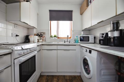 1 bedroom flat for sale, Waterside Close, Barking