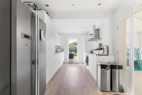 4 bedroom semi-detached house for sale, Loughton Way, Buckhurst Hill