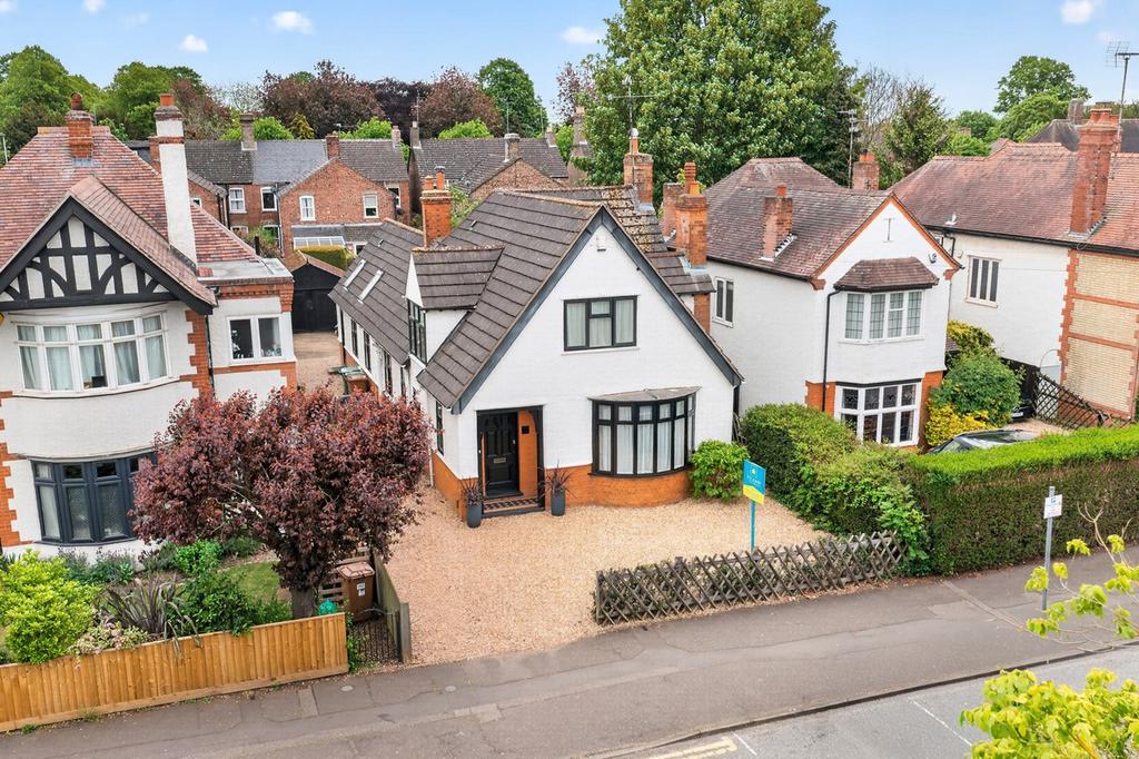 4 bedroom detached bungalow for sale