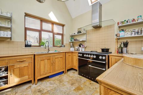 4 bedroom detached house for sale, Park Road, PETERBOROUGH