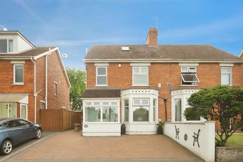 3 bedroom semi-detached house for sale, Priory Avenue, Taunton