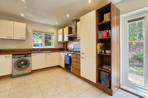 3 bedroom detached house to rent, Wokingham RG40