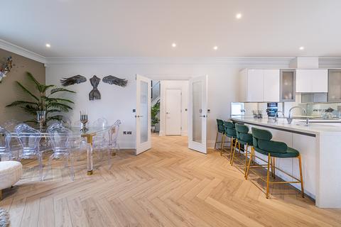 4 bedroom house for sale, Battersea Park Road, London, SW11