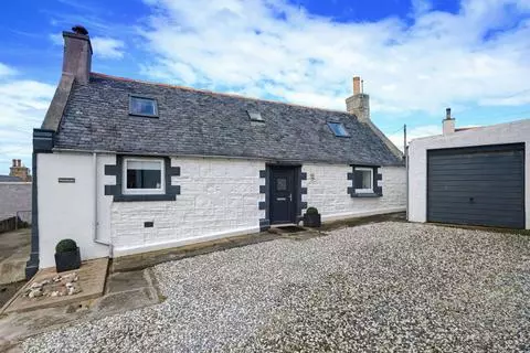 2 bedroom cottage for sale