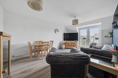 2 bedroom flat for sale, Tudor Crescent, Hampshire PO6