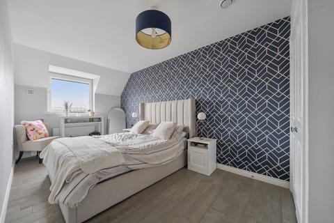 2 bedroom flat for sale, Tudor Crescent, Hampshire PO6