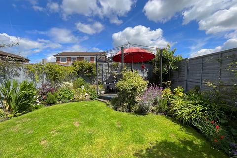 3 bedroom semi-detached house for sale, Ledbury Crescent, Stoke-On-Trent ST1
