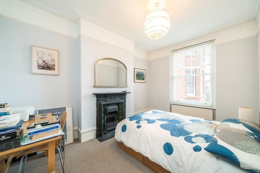 Bedroom, fireplace
