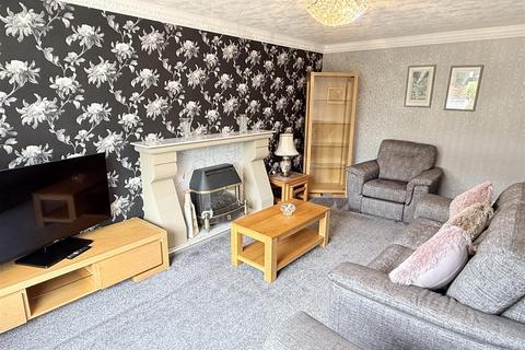 3 bedroom detached bungalow for sale, Manor Park, Mirfield WF14