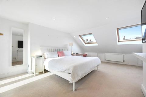 4 bedroom terraced house to rent, Aycliffe Road, London, W12