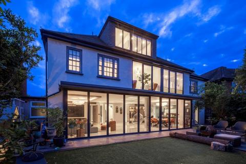 6 bedroom detached house for sale, Manor House Drive, London