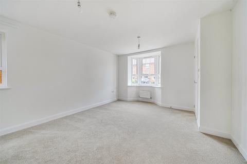 3 bedroom end of terrace house to rent, Aylesbury HP22
