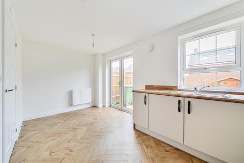 3 bedroom end of terrace house to rent, Aylesbury HP22