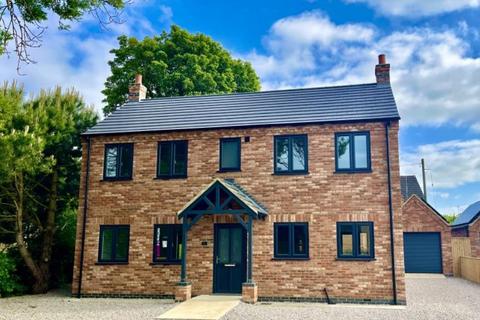 4 bedroom detached house for sale, Rat Row, Wisbech St. Mary, Wisbech