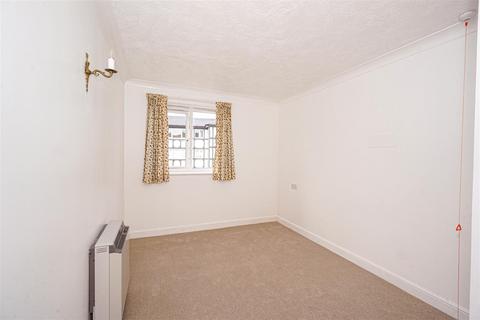 1 bedroom flat for sale, St. Helens Crescent, Hastings