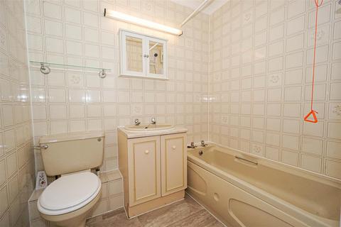1 bedroom flat for sale, St. Helens Crescent, Hastings