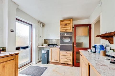 3 bedroom semi-detached house for sale, Swinbrook Road, Carterton