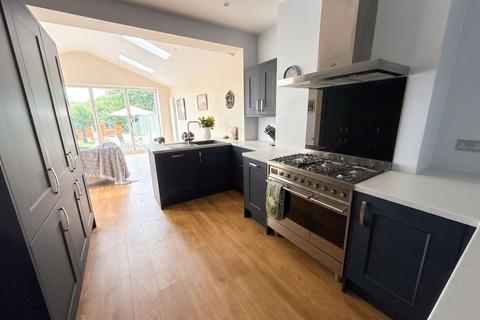 4 bedroom semi-detached house for sale, Greendale Road, Glen Parva, LE2