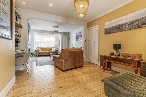 4 bedroom semi-detached house for sale, Broomfield Avenue, Worthing