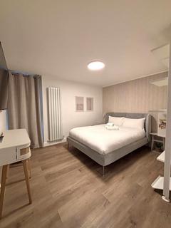 1 bedroom flat to rent, Forge Place, Camden, NW1