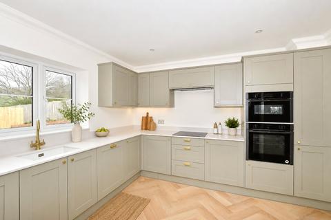 5 bedroom detached house for sale, The Orchards, Uckfield, East Sussex, TN22