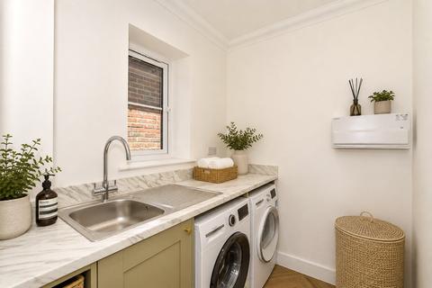3 bedroom bungalow for sale, The Orchards, Uckfield, East Sussex, TN22