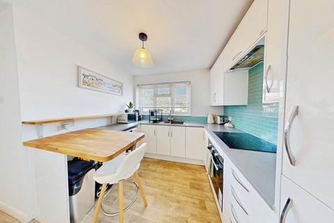 2 bedroom maisonette for sale, St Georges Close, Cheltenham