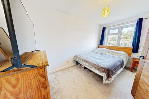 2 bedroom maisonette for sale, St Georges Close, Cheltenham