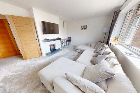2 bedroom maisonette for sale, St Georges Close, Cheltenham