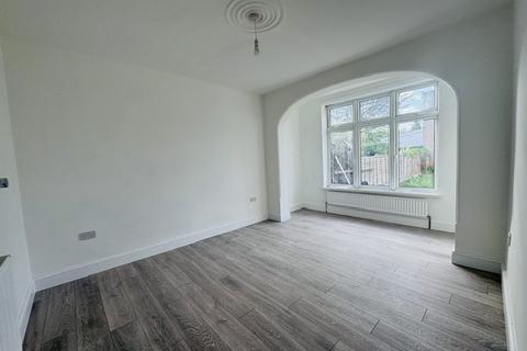 3 bedroom terraced house to rent, Vine Gardens, Ilford, Essex, IG1