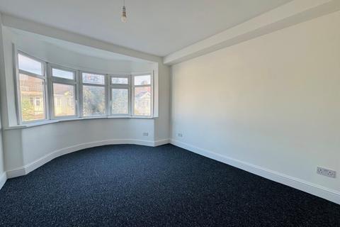 3 bedroom terraced house to rent, Vine Gardens, Ilford, Essex, IG1