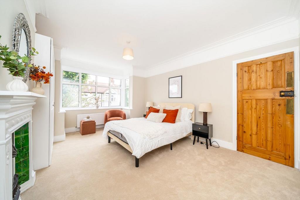 Bedroom, fireplace