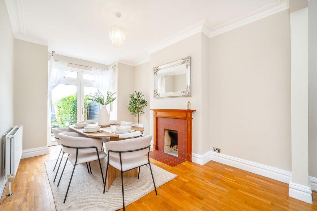 Dining room, fireplace