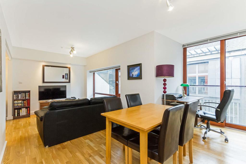 Apartment in Glasgow - View 2