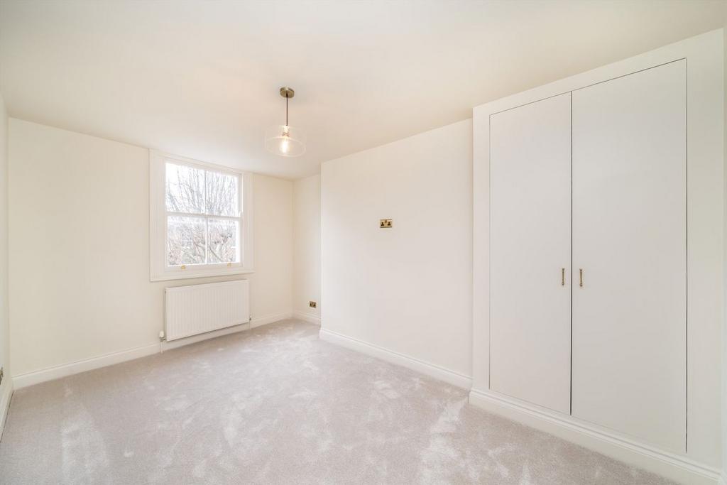 Walk-in wardrobe