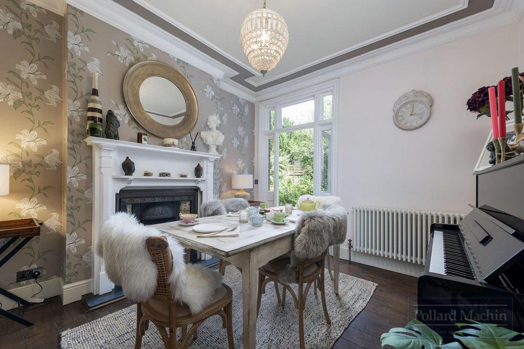 Dining room, fireplace