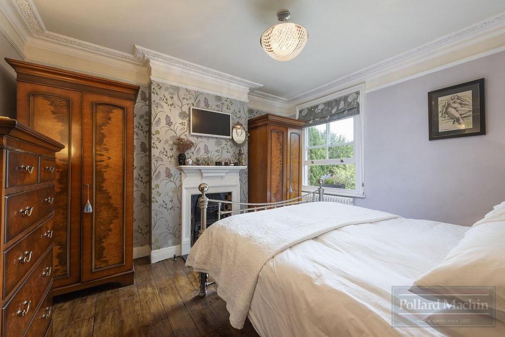 Bedroom, fireplace