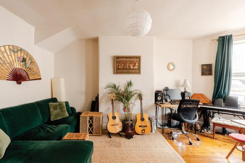 2 bedroom flat for sale, Bristol BS7