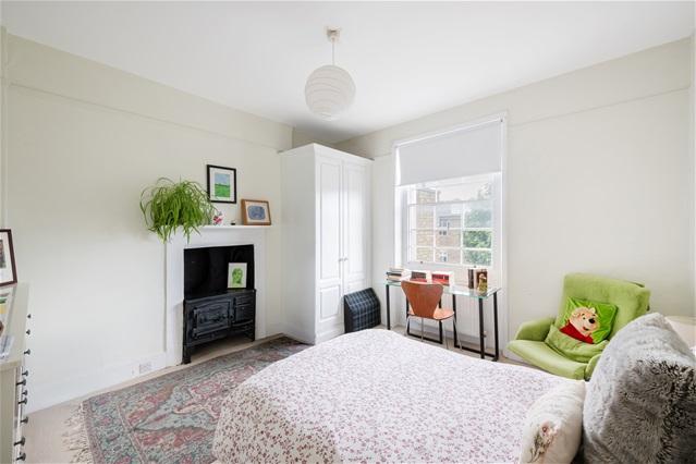 Bedroom, fireplace