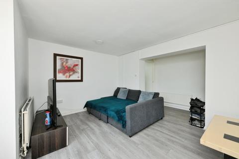 1 bedroom ground floor flat for sale, Little Grove Field, Harlow, CM19