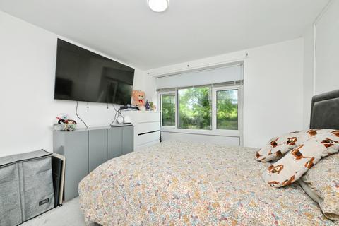 1 bedroom ground floor flat for sale, Little Grove Field, Harlow, CM19