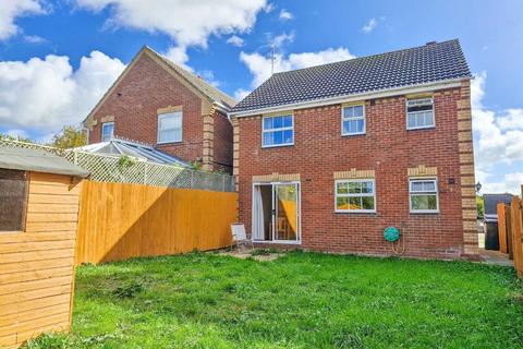 3 bedroom detached house for sale, 4 Wild Cherry Close, Woodford Halse, NN11 3DL