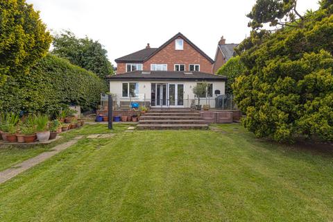 5 bedroom detached house to rent, Chester Road, Hartford, CW8