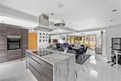 3 bedroom semi-detached house for sale, Market Place, Abridge