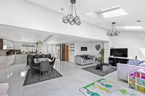 3 bedroom semi-detached house for sale, Market Place, Abridge