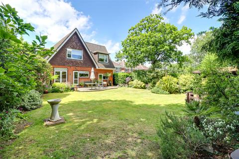 3 bedroom detached house for sale, Thundersley Grove, Benfleet SS7