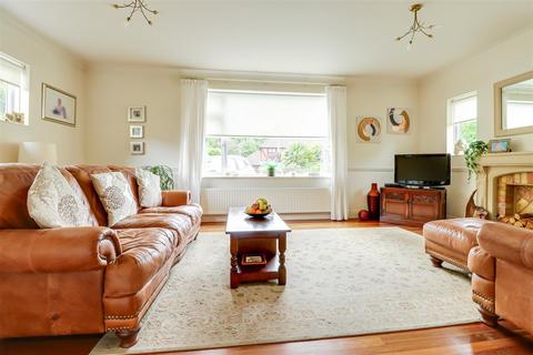 3 bedroom detached house for sale, Thundersley Grove, Benfleet SS7