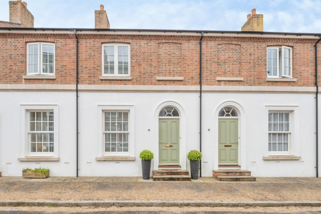 2 bedroom terraced house for sale