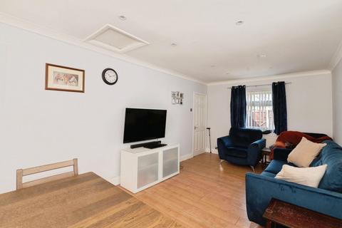 2 bedroom bungalow for sale, High Road, Benfleet, SS7